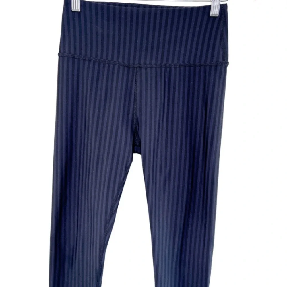 Beyond Yoga Caught In The Midi‎ High Waist Pinstripe Leggings Womens Size Medium